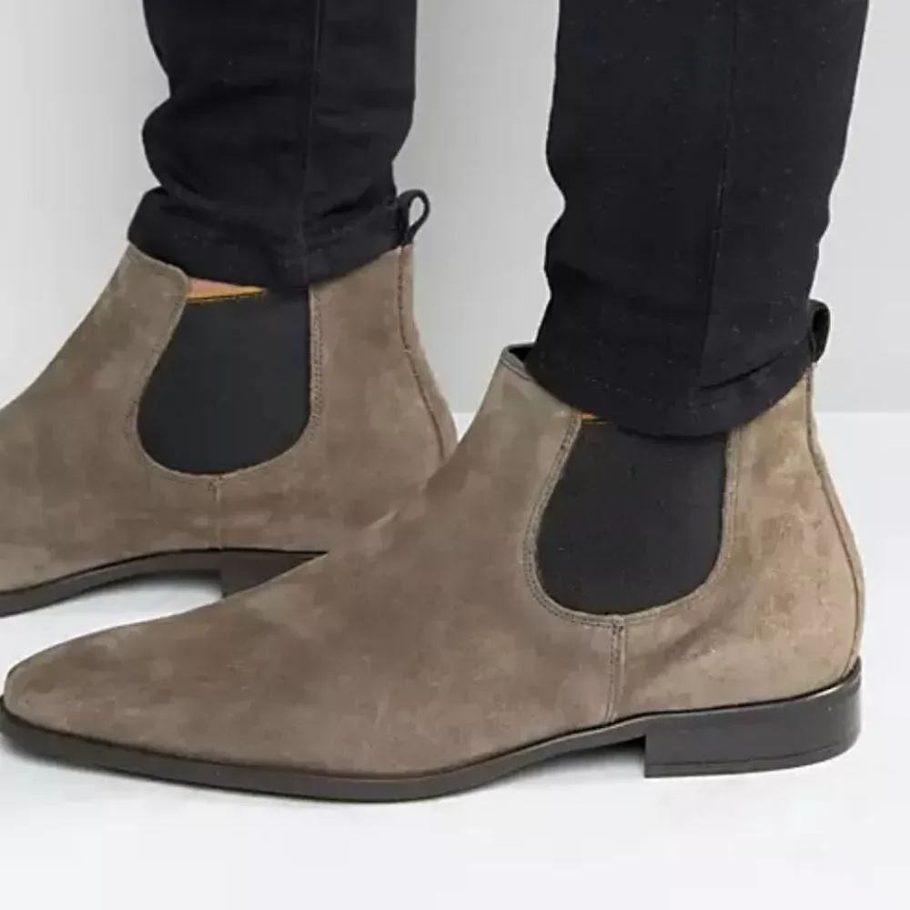 EXPRESS ALMOND TOE SLIP-ON MEN'S LEATHER BOOT